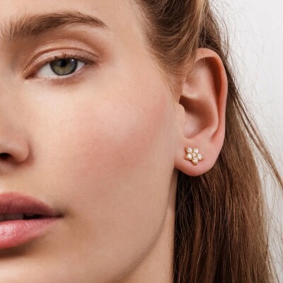 Ole Lynggaard Copenhagen – Shooting Stars Giga Stud Earrings in 18k Yellow Gold with Diamonds