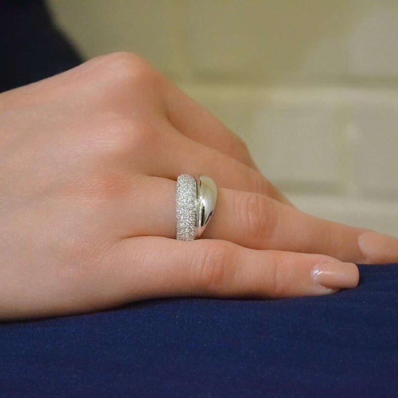 Bague en or blanc et pavage diamants