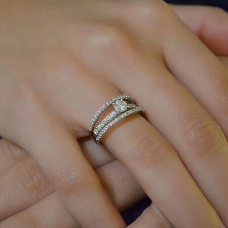 Bague en or blanc et diamants