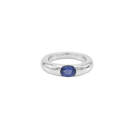 Bague jonc en or blanc et saphir bleu 7 x 5