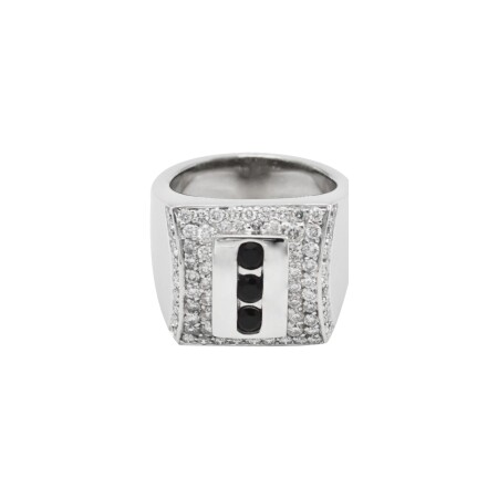 Bague en or blanc, diamants et onyx