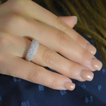 Bague en or blanc et pavage diamants