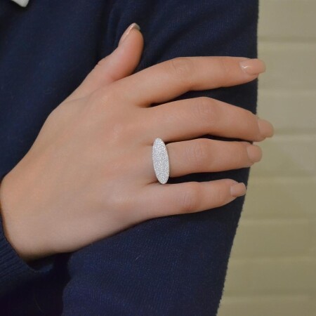 Bague en or blanc et pavage diamants