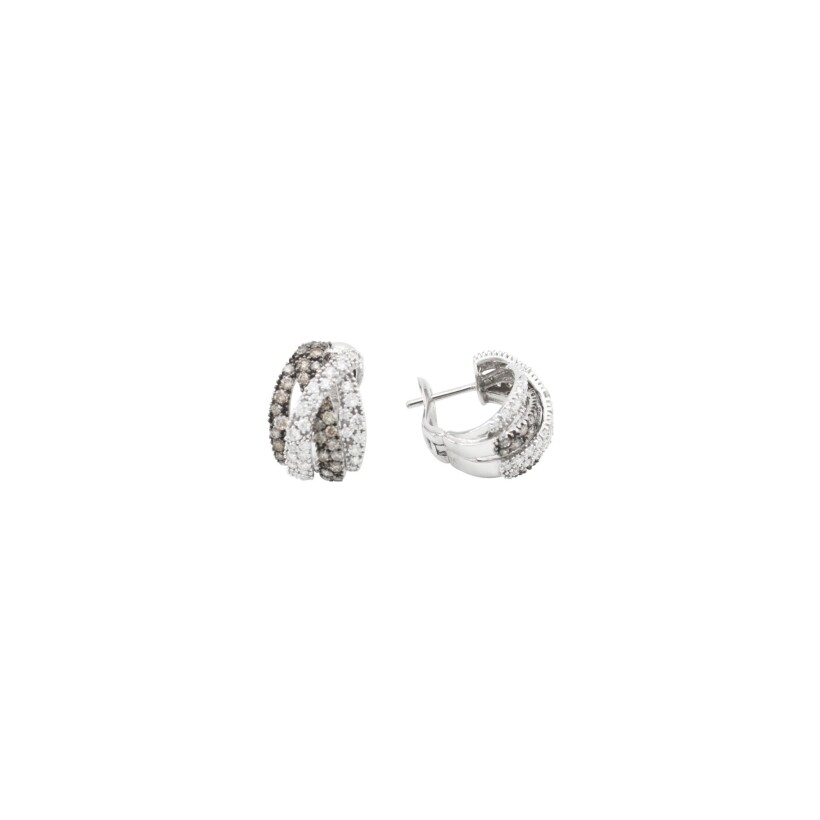 Boucles d'oreilles en or blanc, pavage diamants et diamants bruns