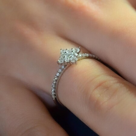 Bague en or blanc et diamants