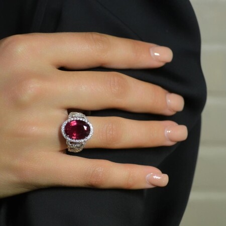 Bague en or blanc, rubellite et diamants