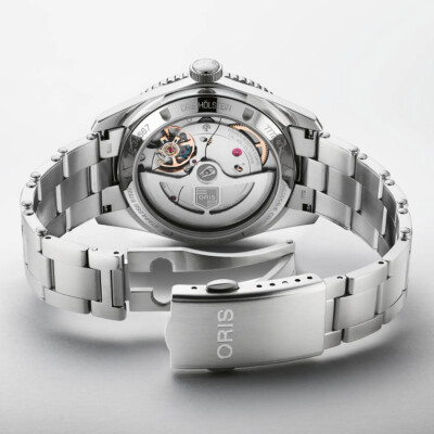 Montre Oris Divers Sixty-Five 12h Calibre 400