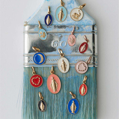 Médaille Arthus Bertrand Lune en or jaune, émail bleu roi, 10mm