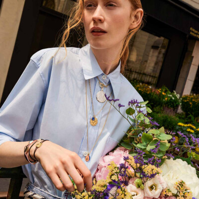 Médaille Arthus Bertrand Lune en or jaune, émail bleu roi, 10mm