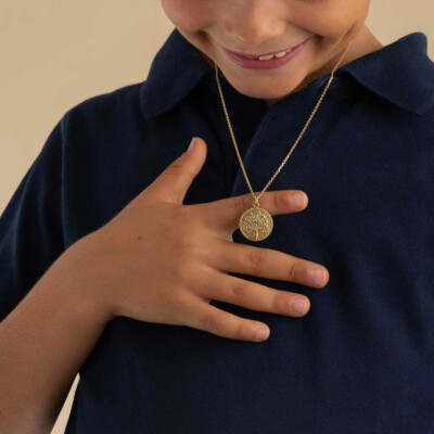 Médaille Arthus Bertrand Arbre de vie 18mm en or jaune sablé