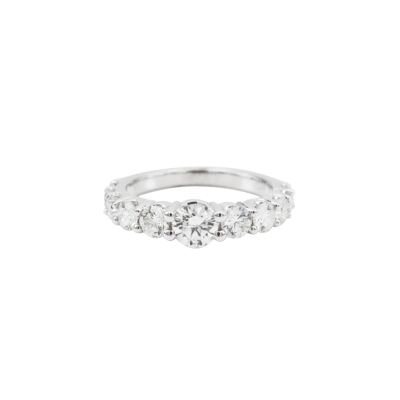 Alliance en or blanc et diamants