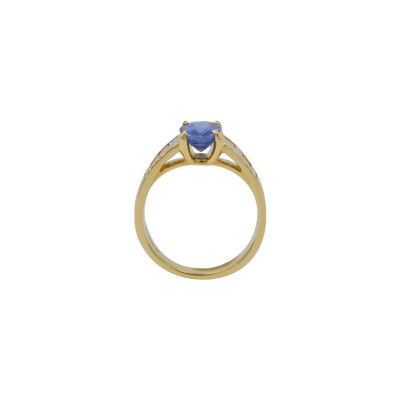 Bague en or jaune, saphir et diamants