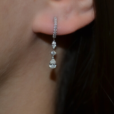 Boucles d'oreilles Infini en or blanc et diamants