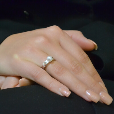 Bague en or blanc et perle de culture d'eau douce 6,5 - 7 mm