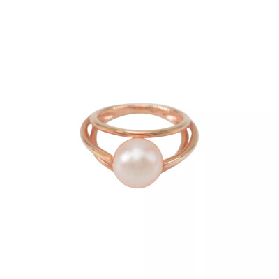 Bague en or rose et perle d'eau douce rose