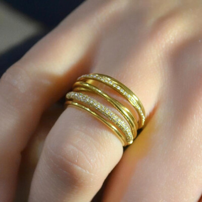 Bague en or jaune multi rangs pavage diamants