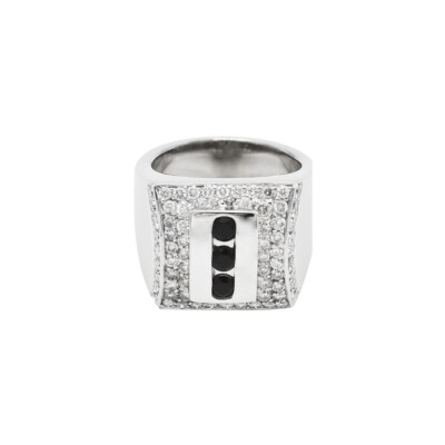 Bague en or blanc, diamants et onyx