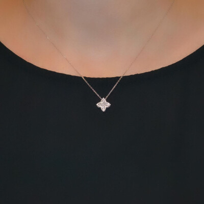 Collier étoile en or blanc diamants sertis griffes sur chaine