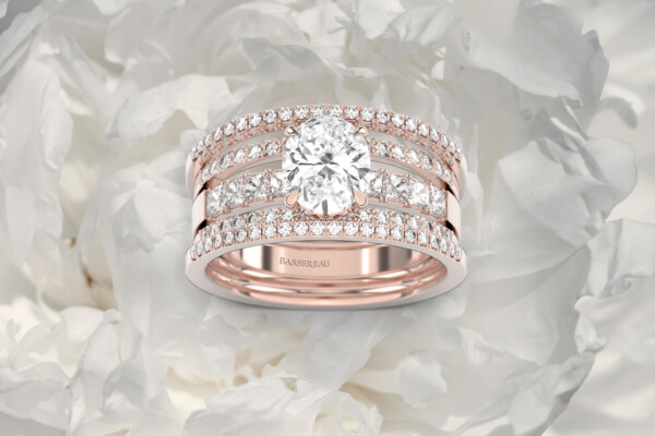 Sélection de bagues de fiançailles en or 18 carats et en diamant