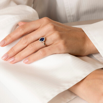 Bague 1897 en or blanc, saphir et diamants