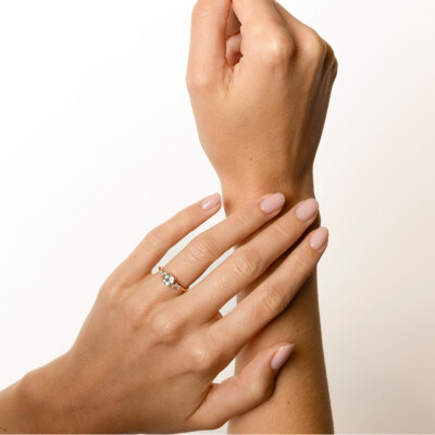 Bague Infini en or rose, saphir bleu & diamants