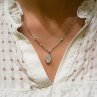 Collier en or blanc et diamants