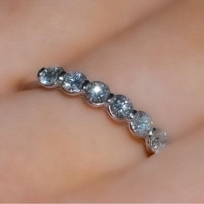 Alliance Infini en or blanc et diamants