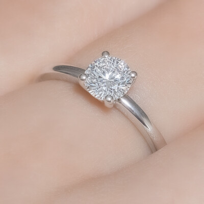 Bague Infini en or blanc et diamant certifié