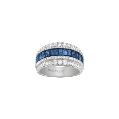 Bague Art Déco en or blanc, saphirs bleus et diamants