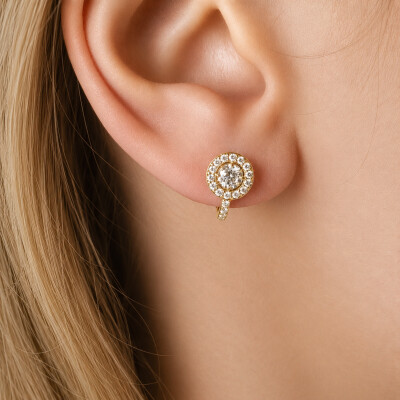 Boucles d'oreilles 1897 en or jaune, diamants et entourage diamants