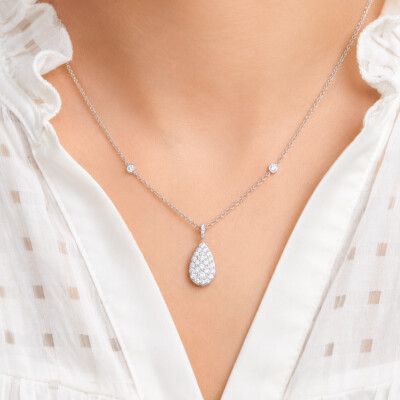 Collier en or blanc et diamants