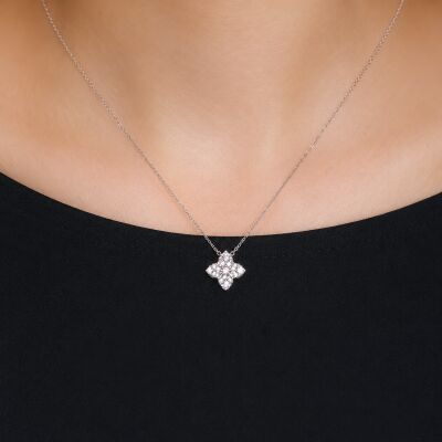 Collier étoile en or blanc diamants sertis griffes sur chaine