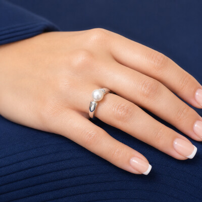 Bague en or blanc et perle eau douce