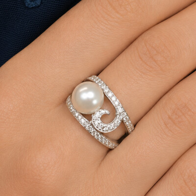 Bague en or blanc, perle de culture des Mers du Sud 10 - 10,5 mm et pavage diamants