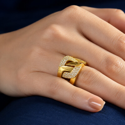 Bague en or jaune et pavage diamants