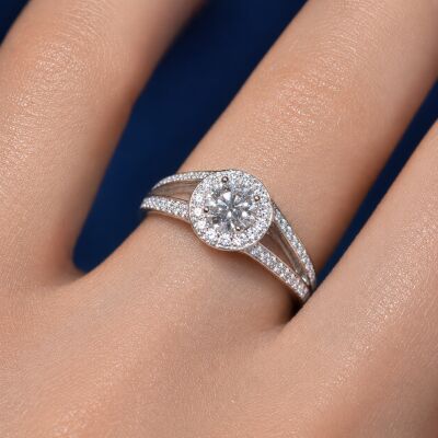 Solitaire diamant et entourage diamants certifié