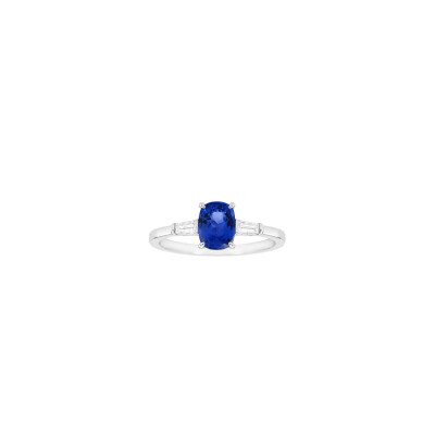 Bague en or blanc et saphir