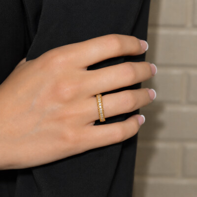 Bague en or jaune et pavage diamants