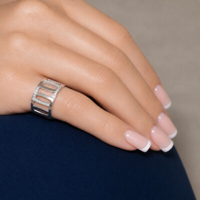 Bague en or blanc et diamants