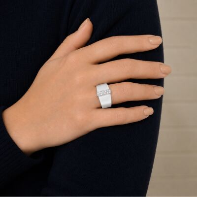 Bague en or blanc et pavage diamants