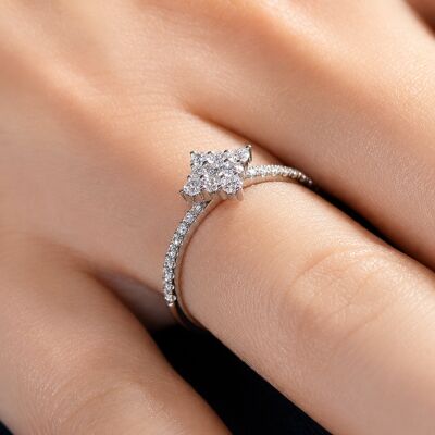 Bague en or blanc et diamants