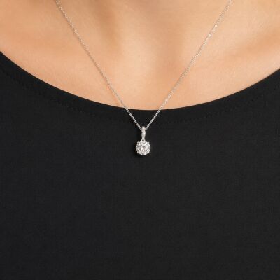 Collier en or blanc et diamants