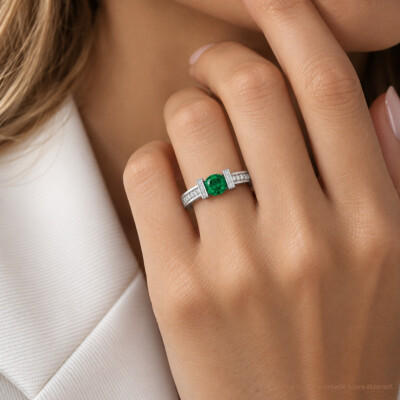Bague SoHo en or blanc, émeraude et diamants