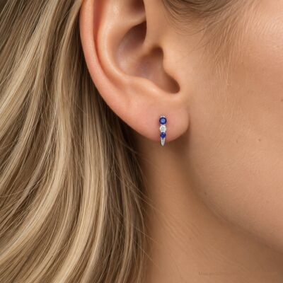 Boucles d'oreilles Infini en or blanc, saphirs bleus et diamants