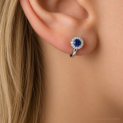 Boucles d'oreilles 1897 en or blanc, saphir bleu et diamants