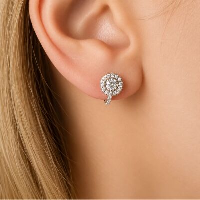 Boucles d'oreilles 1897 en or blanc et diamants
