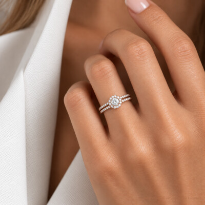 Bague 1897 en or rose, diamant certifié et entourage diamants