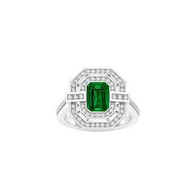 Bague Art Déco en or blanc, émeraude et diamants