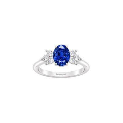 Bague Infini en or blanc, saphir bleu 8 x 6 et diamants