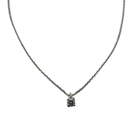 Collier en or gris avec un diamant solitaire